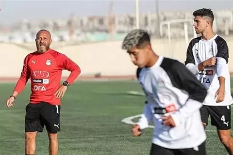 وائل رياض يختار 32 لاعبًا لمعكسر منتخب الناشئين